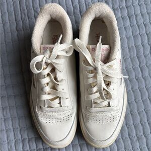nwot reebok sneakers